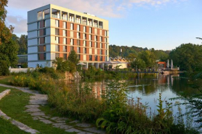 Гостиница LAGO hotel & restaurant am see  Новый Ульм